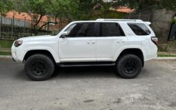 Toyota 4runner SR5 2017