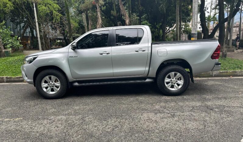 Toyota HILUX DC 2019 DOBLE CABINA lleno
