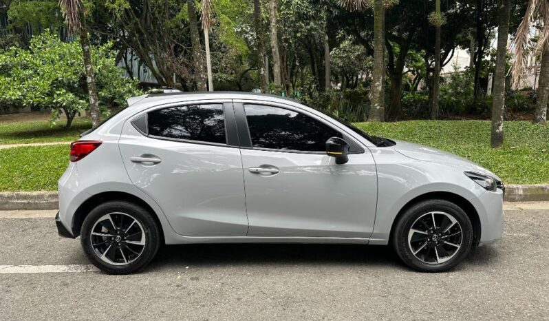 Mazda 2 CARBON EDITION 2026 lleno