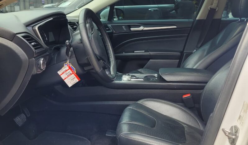 Ford Fusion 2019 lleno