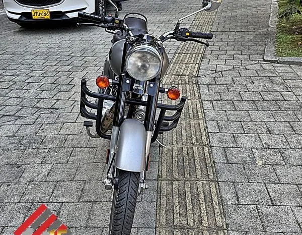 Royal Enfield Classic 2022 lleno