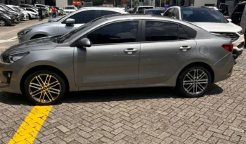 Kia Rio 2022 lleno