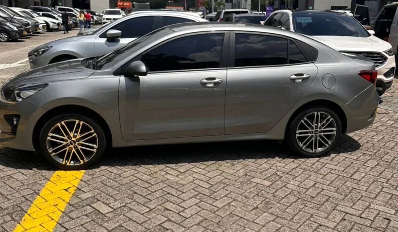 Kia Rio 2022 lleno