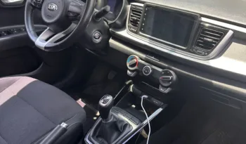 Kia Rio 2022 lleno