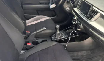 Kia Rio 2022 lleno
