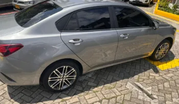 Kia Rio 2022 lleno