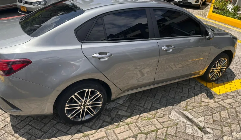 Kia Rio 2022 lleno