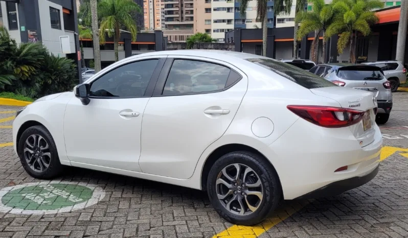 Mazda 2 2019 lleno