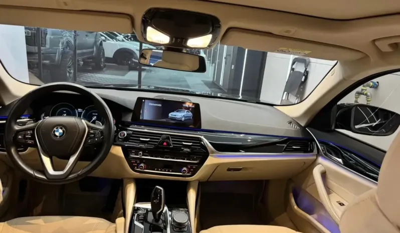 BMW 520i 2019 G30 lleno