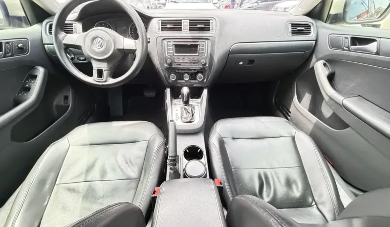 Volkswagen Jetta 2014 TRENDLINE lleno