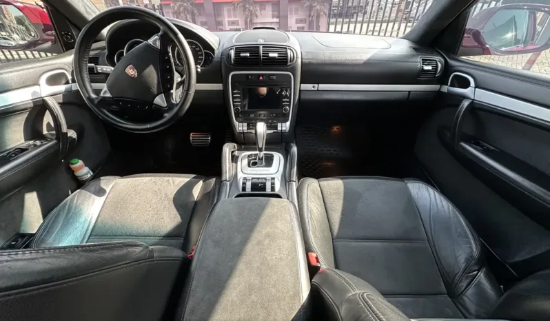 Porsche Cayenne 2009 GTS lleno