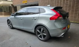 Volvo V40 2019 T4 Drive-E R-DESIGN