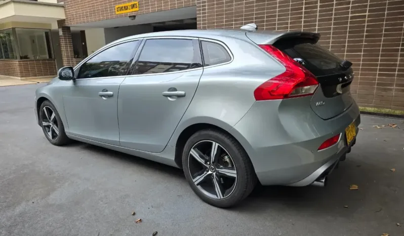 Volvo V40 2019 T4 Drive-E R-DESIGN lleno