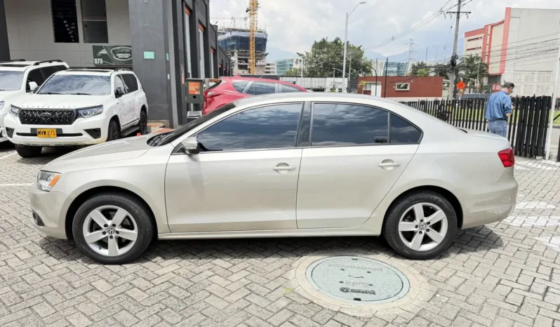 Volkswagen Jetta 2014 TRENDLINE lleno