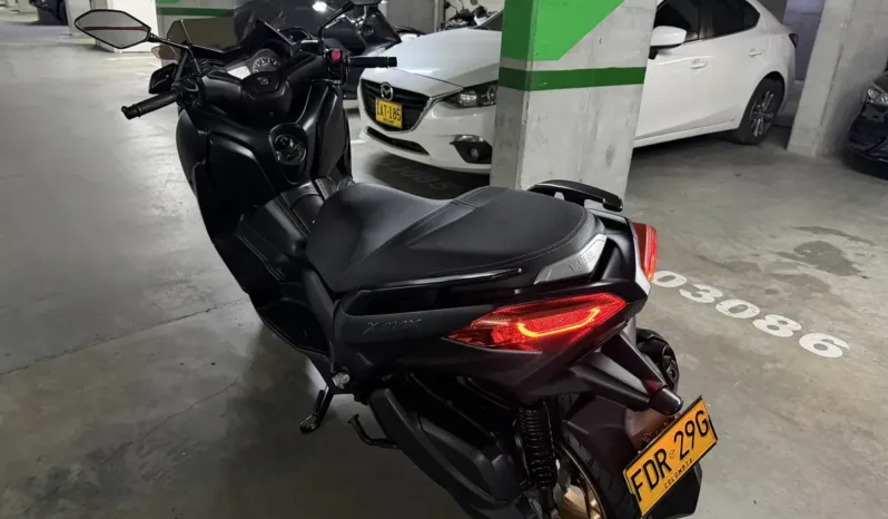 Yamaha XMAX 2023 lleno