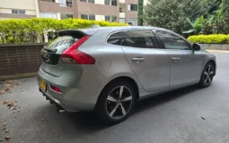 Volvo V40 2019 T4 Drive-E R-DESIGN