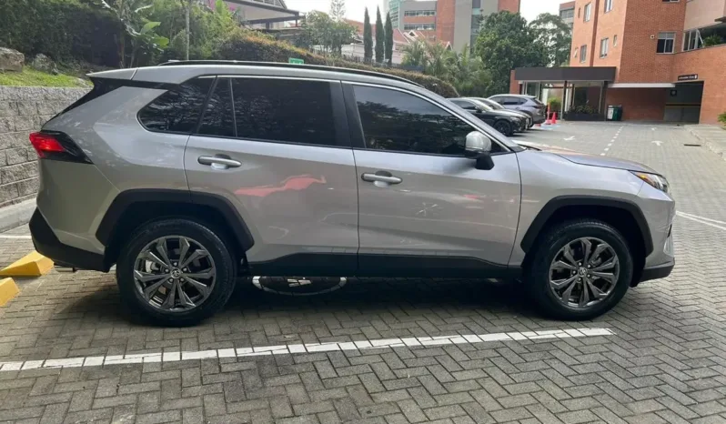 Toyota RAV4 2024 XLE HYBRID lleno