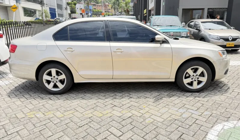 Volkswagen Jetta 2014 TRENDLINE lleno