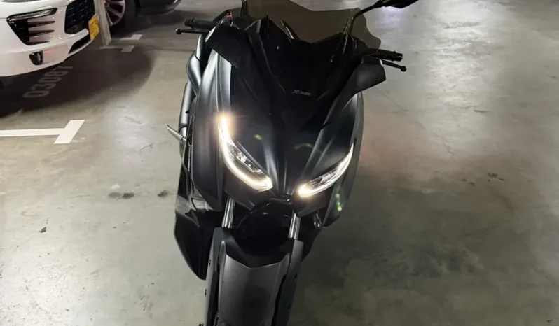 Yamaha XMAX 2023 lleno