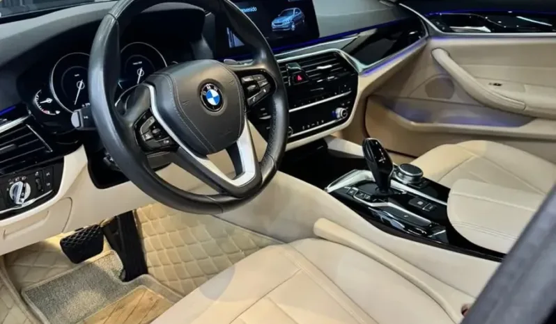 BMW 520i 2019 G30 lleno