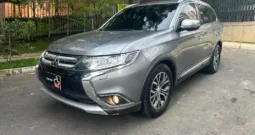 Mitsubishi OUTLANDER KAITEKI 2018 7 puestos