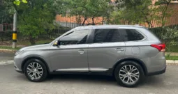 Mitsubishi OUTLANDER KAITEKI 2018 7 puestos