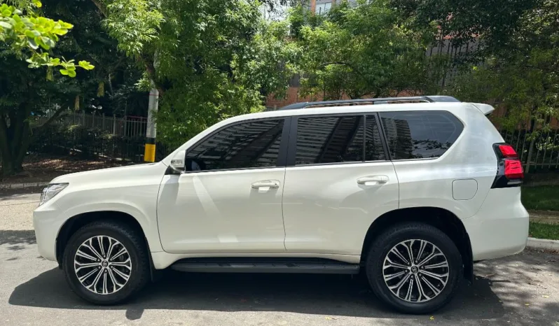 Toyota PRADO TX-L 2023 7 puestos lleno