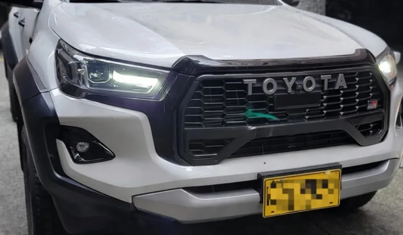 Toyota Hilux 2024 lleno