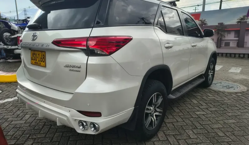 Toyota Fortuner 2020 lleno