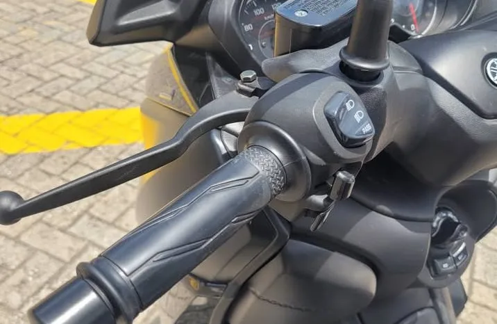 Yamaha XMAX 2023 lleno