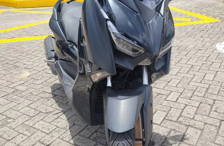 Yamaha XMAX 2023 lleno