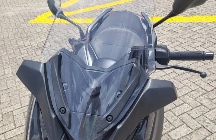 Yamaha XMAX 2023 lleno