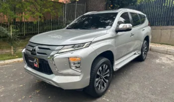 Mitsubishi Montero Sport 2023 lleno