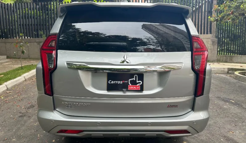 Mitsubishi Montero Sport 2023 lleno