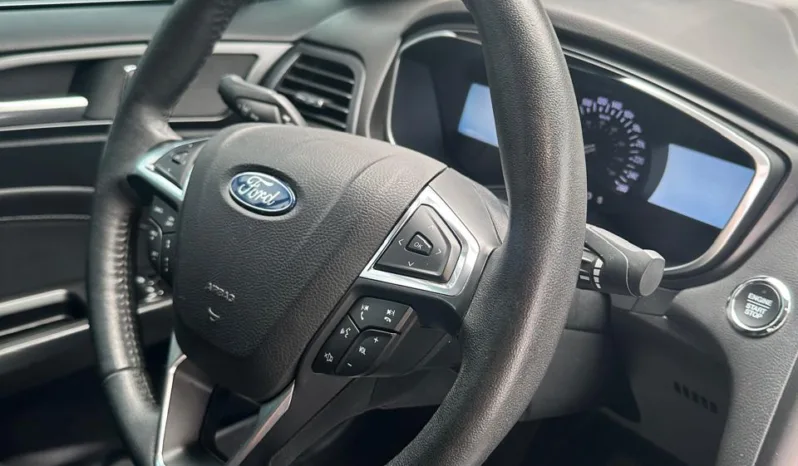 Ford Fusion 2019 lleno