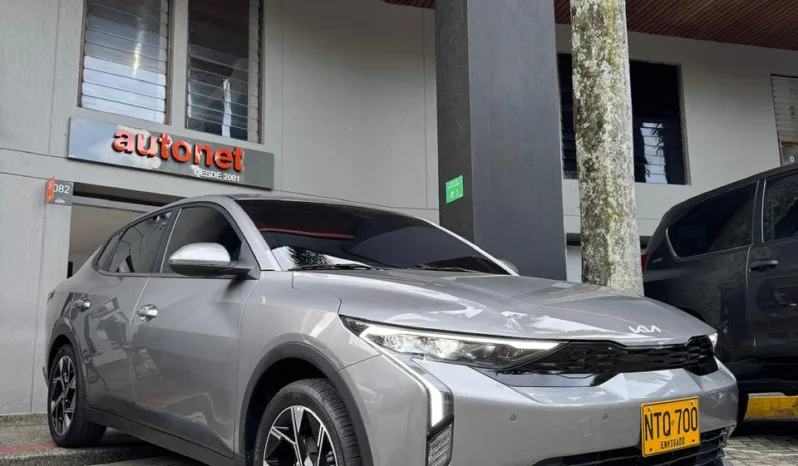 Kia K3 ZENITH AT SEDAN 2025 Zenith lleno