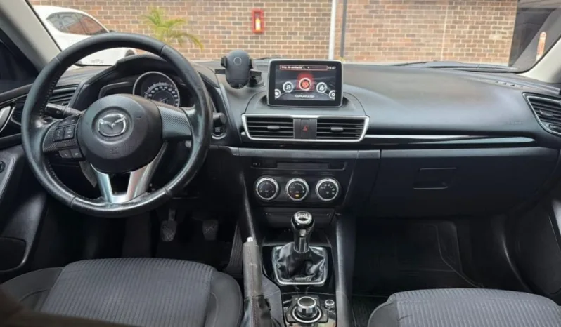 Mazda 3 2017 lleno