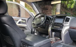Toyota Land Cruiser 200 2014