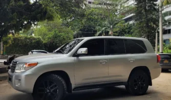 Toyota Land Cruiser 200 2014 lleno