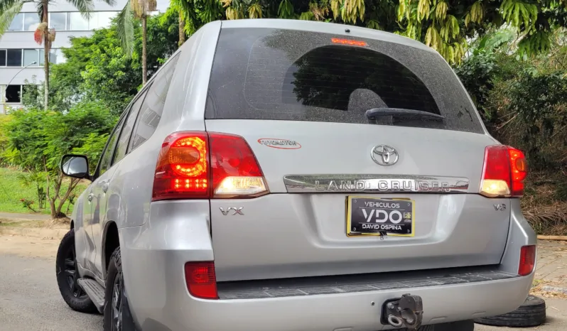 Toyota Land Cruiser 200 2014 lleno