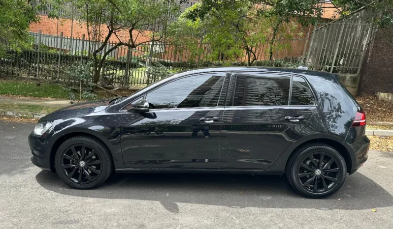 Volkswagen GOLF HIGHLINE 2015 lleno