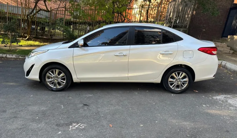Toyota YARIS XS 2022 Sedan lleno
