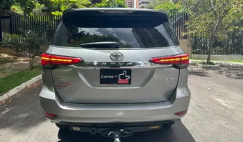 Toyota Fortuner SRV 2023 lleno