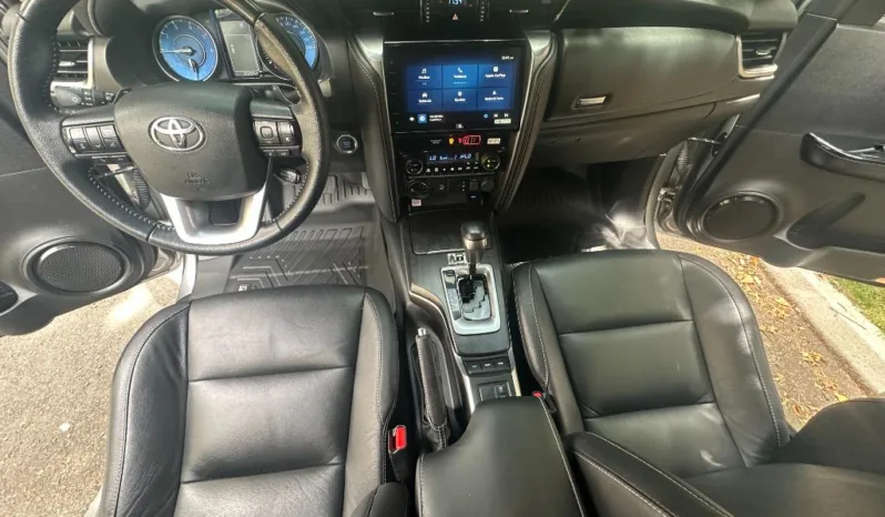 Toyota Fortuner SRV 2023 lleno
