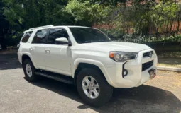 Toyota RUNNER SR5 2022