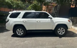 Toyota RUNNER SR5 2022