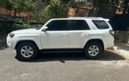 Toyota RUNNER SR5 2022