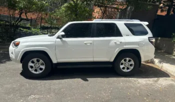 Toyota RUNNER SR5 2022 lleno