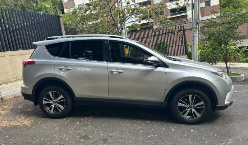Toyota RAV4 XROAD AWD 2017 lleno