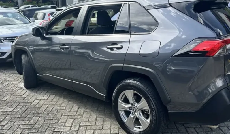 Toyota RAV4 2022 lleno
